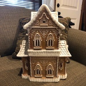 Victorian Style Light Up Gingerbread House